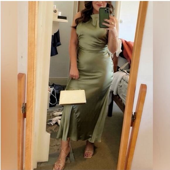 Reformation Casette Silk Dress in Artichoke 10 - Picture 5 of 10